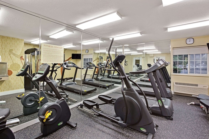 Imagen de los interiores del Hotel Mainstay Suites Charlotte - Executive Park. Foto 15