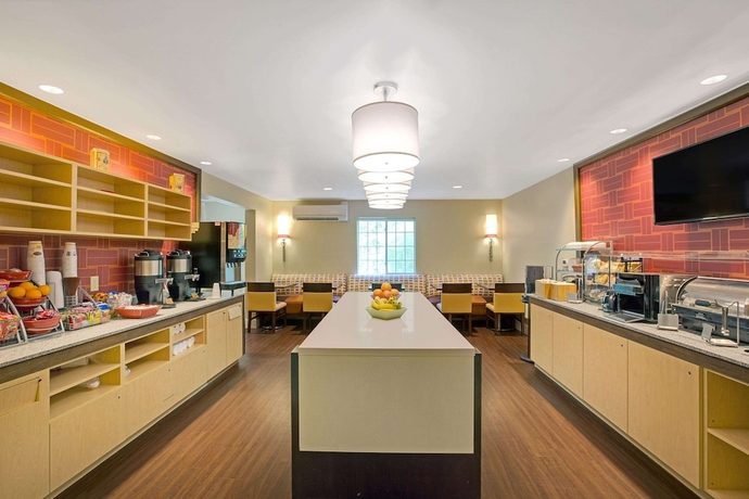 Imagen del bar/restaurante del Hotel Mainstay Suites Charlotte - Executive Park. Foto 4