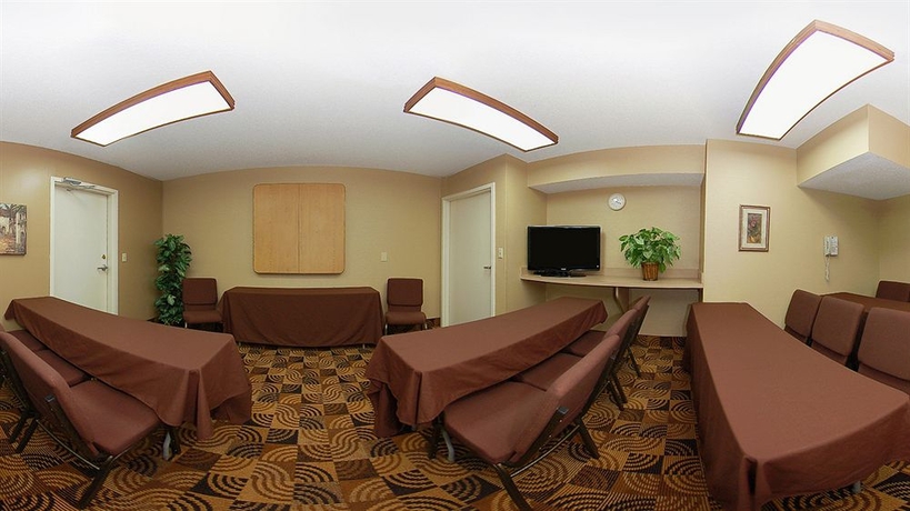 Imagen de los interiores del Hotel Mainstay Suites Chattanooga Hamilton Place. Foto 16