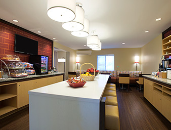 Imagen del bar/restaurante del Hotel Mainstay Suites Chicago Hoffman Estates. Foto 3