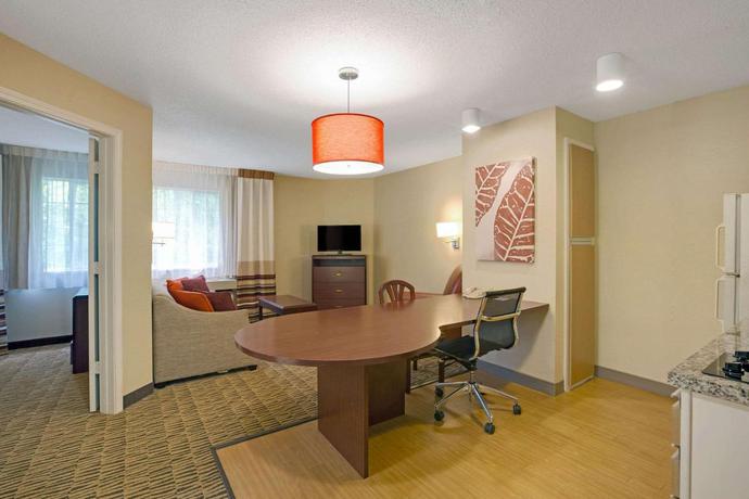 Imagen general del Hotel Mainstay Suites Chicago Schaumburg. Foto 9