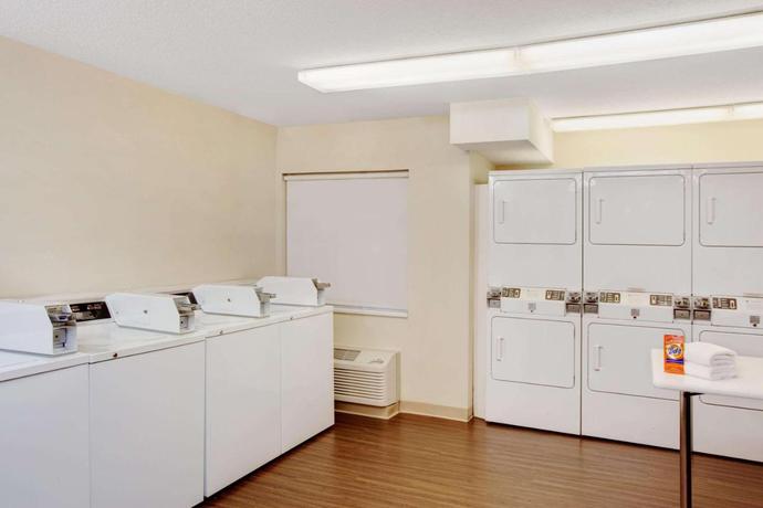 Imagen general del Hotel Mainstay Suites Chicago Schaumburg. Foto 11