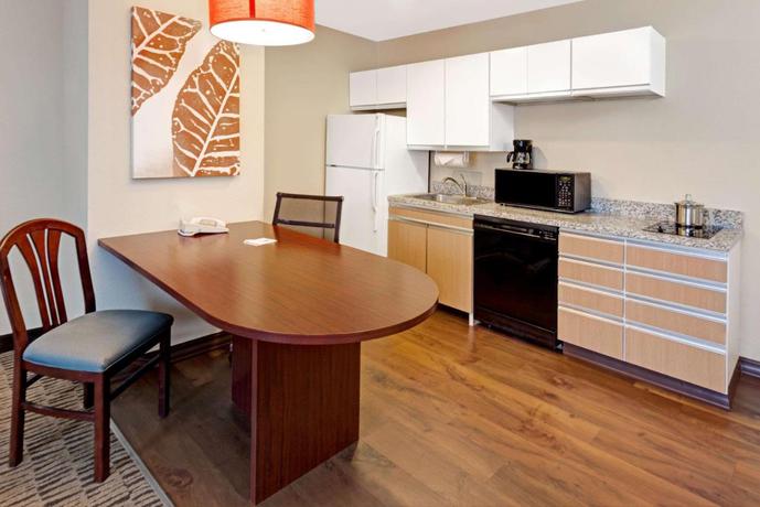 Imagen general del Hotel Mainstay Suites Chicago Schaumburg. Foto 13