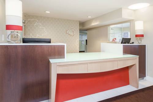 Imagen de la habitación del Hotel Mainstay Suites Detroit Auburn Hills. Foto 2