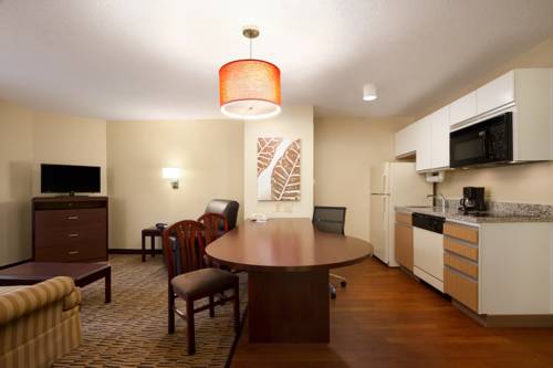 Imagen de la habitación del Hotel Mainstay Suites Detroit Auburn Hills. Foto 10