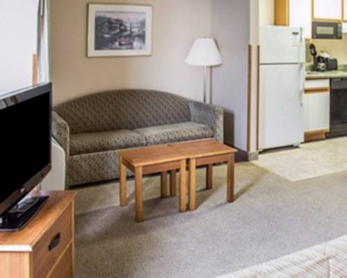Imagen de la habitación del Hotel Mainstay Suites Dubuque At Hwy 20. Foto 2