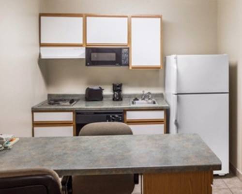 Imagen de la habitación del Hotel Mainstay Suites Dubuque At Hwy 20. Foto 3