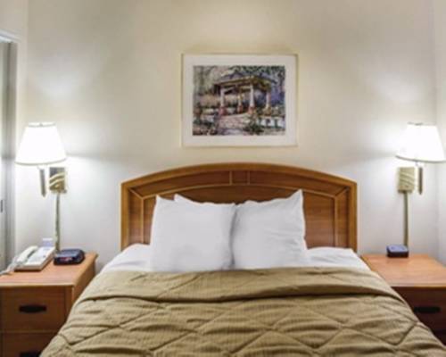 Imagen de la habitación del Hotel Mainstay Suites Dubuque At Hwy 20. Foto 7