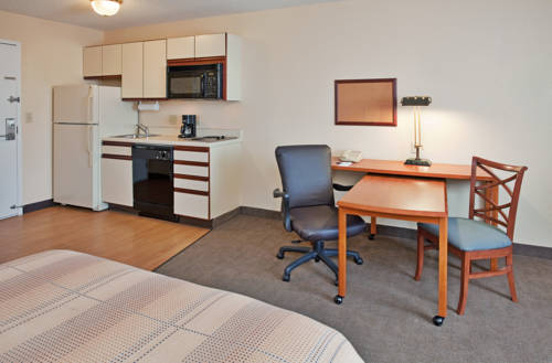 Imagen de la habitación del Hotel Mainstay Suites Emporia. Foto 2