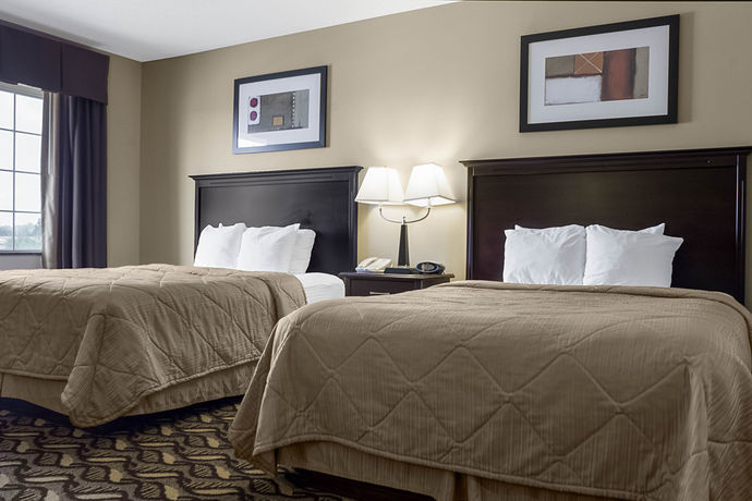 Imagen de la habitación del Hotel Mainstay Suites. Foto 6