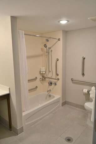 Imagen de la habitación del Hotel Mainstay Suites Gatlinburg Downtown Area. Foto 13