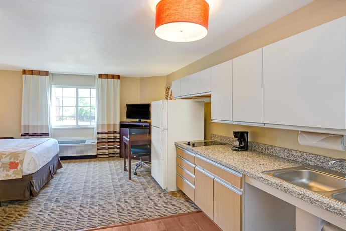 Imagen de la habitación del Hotel Mainstay Suites Greensboro. Foto 6