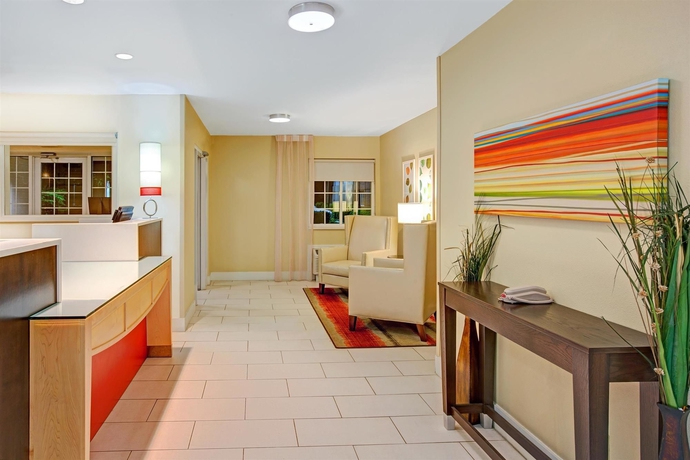 Imagen de los interiores del Hotel Mainstay Suites Greensboro. Foto 13