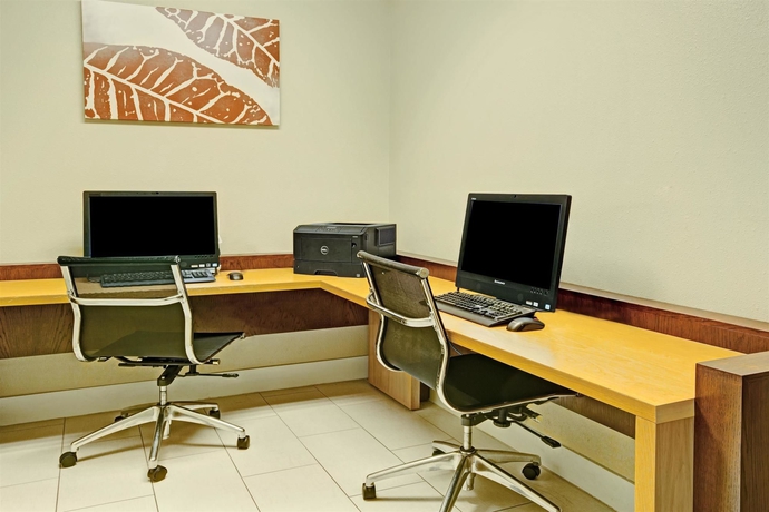 Imagen de los interiores del Hotel Mainstay Suites Greensboro. Foto 14