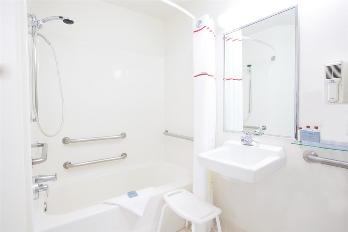 Imagen de la habitación del Hotel Mainstay Suites Greensboro. Foto 8