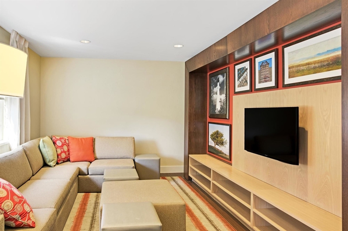 Imagen del bar/restaurante del Hotel Mainstay Suites Greensboro. Foto 5