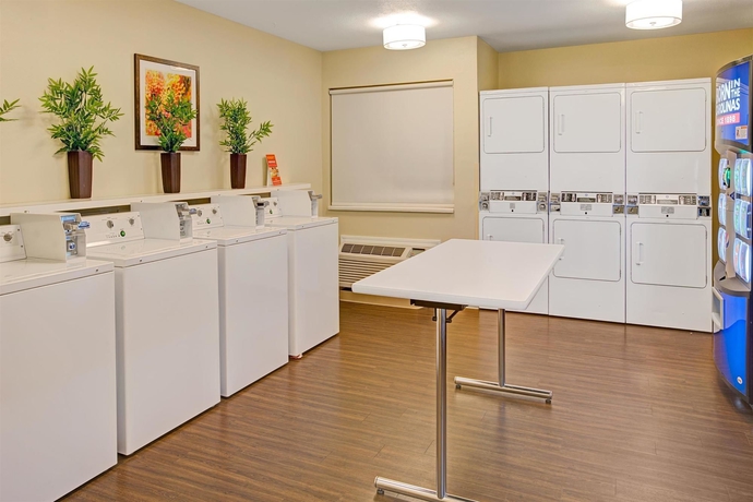 Imagen de los interiores del Hotel Mainstay Suites Greensboro. Foto 15