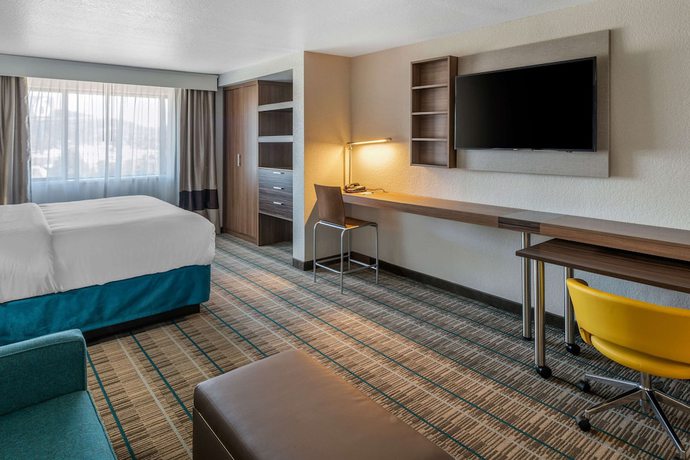 Imagen de la habitación del Hotel Mainstay Suites I-90 City Center. Foto 9
