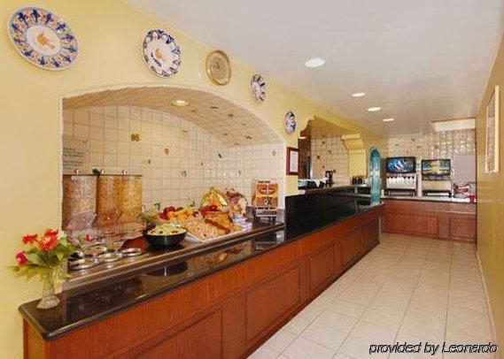 Imagen general del Hotel Mainstay Suites John Wayne Airport By Choice Hotels. Foto 4