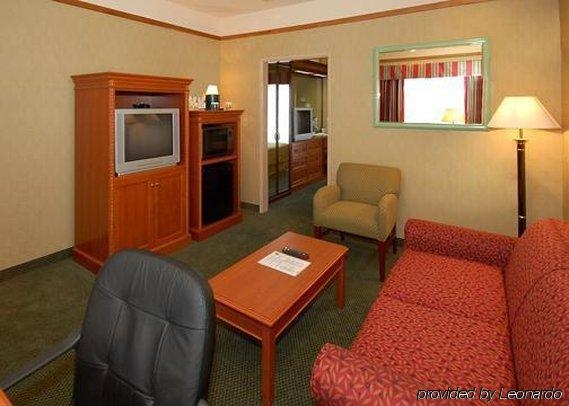 Imagen general del Hotel Mainstay Suites John Wayne Airport By Choice Hotels. Foto 5