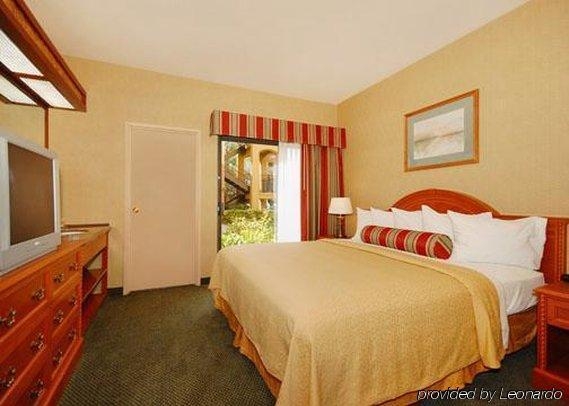 Imagen general del Hotel Mainstay Suites John Wayne Airport By Choice Hotels. Foto 6