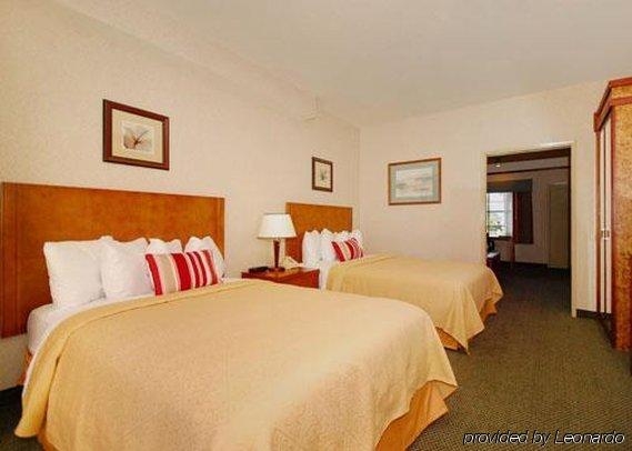 Imagen general del Hotel Mainstay Suites John Wayne Airport By Choice Hotels. Foto 7