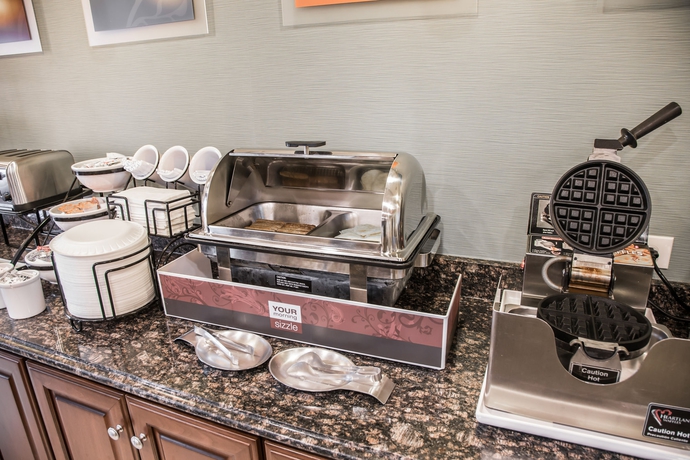 Imagen del bar/restaurante del Hotel Mainstay Suites Joliet I-55. Foto 7