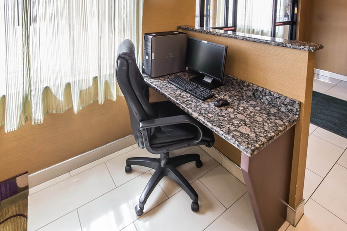 Imagen de los interiores del Hotel Mainstay Suites Joliet I-80. Foto 15