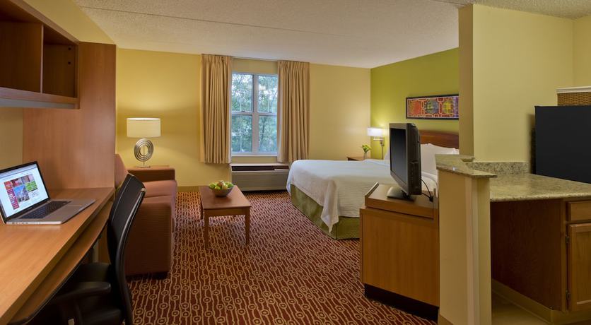 Imagen de la habitación del Hotel Mainstay Suites, Middleburg Heights. Foto 2