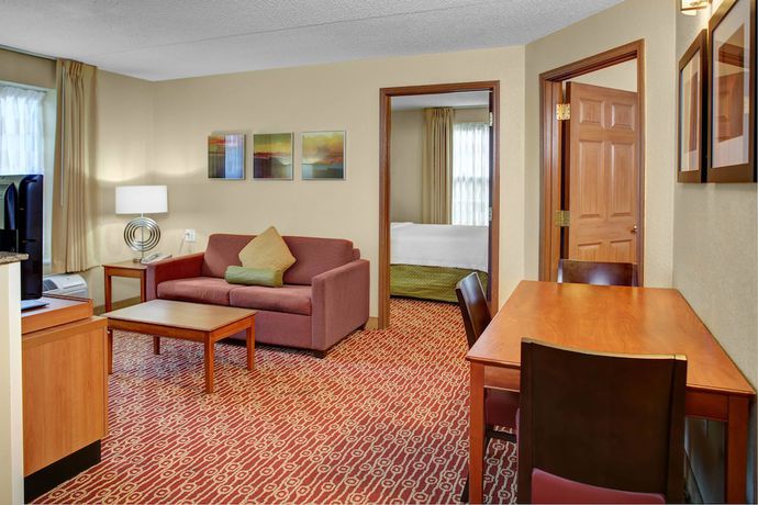 Imagen de la habitación del Hotel Mainstay Suites, Middleburg Heights. Foto 8