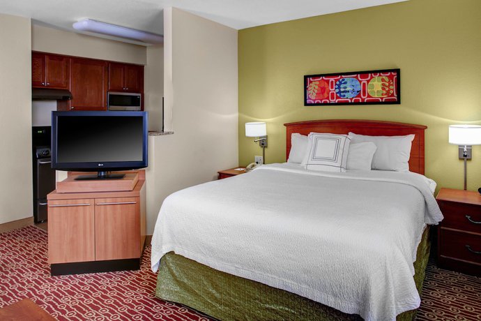 Imagen de la habitación del Hotel Mainstay Suites, Middleburg Heights. Foto 11