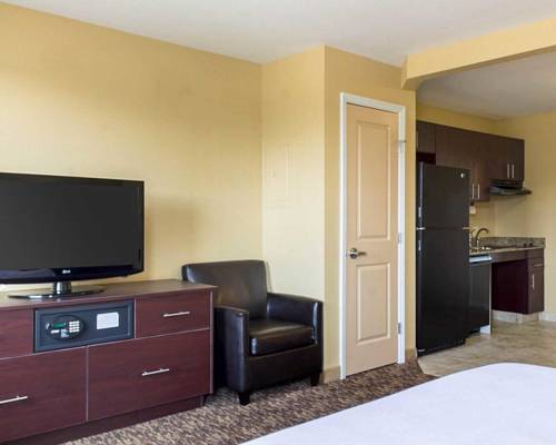 Imagen de la habitación del Hotel Mainstay Suites Minot. Foto 11