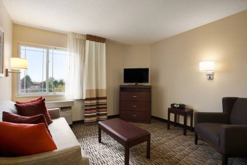 Imagen de la habitación del Hotel Mainstay Suites Northbrook Wheeling. Foto 1