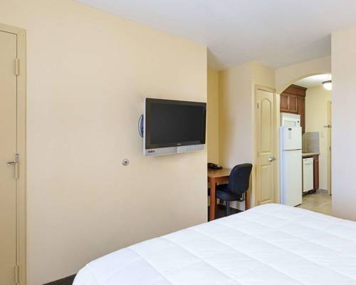 Imagen de la habitación del Hotel Mainstay Suites Port Arthur - Beaumont South. Foto 1