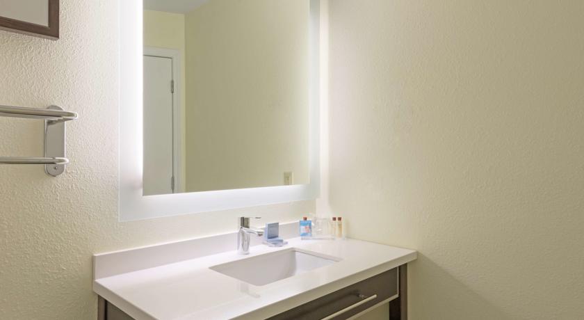 Imagen de la habitación del Hotel Mainstay Suites Raleigh - Cary. Foto 8