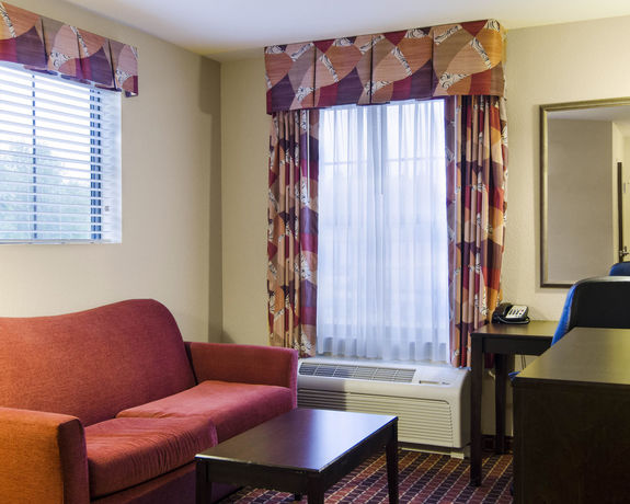 Imagen de la habitación del Hotel Mainstay Suites, Rogers. Foto 6