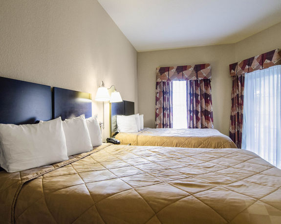 Imagen de los interiores del Hotel Mainstay Suites, Rogers. Foto 13