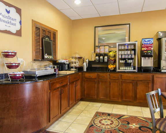 Imagen de la habitación del Hotel Mainstay Suites, Rogers. Foto 8