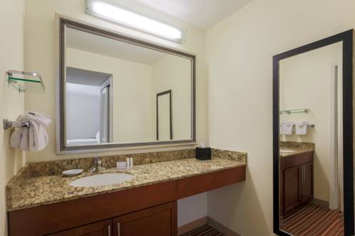 Imagen de la habitación del Hotel Mainstay Suites St. Louis - Galleria. Foto 16