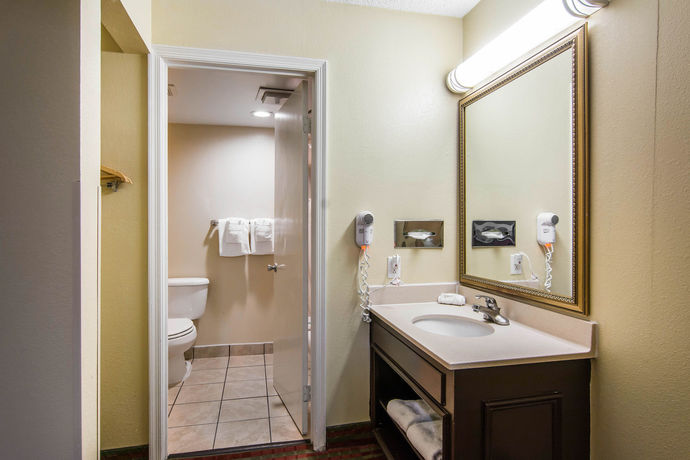 Imagen de la habitación del Hotel Mainstay Suites Williamsburg I-64. Foto 7
