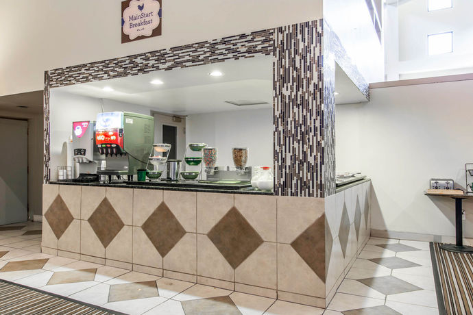 Imagen del bar/restaurante del Hotel Mainstay Suites Williamsburg I-64. Foto 4