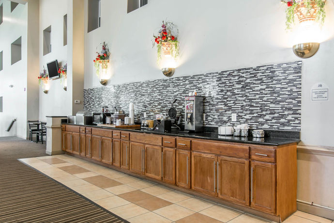 Imagen del bar/restaurante del Hotel Mainstay Suites Williamsburg I-64. Foto 6
