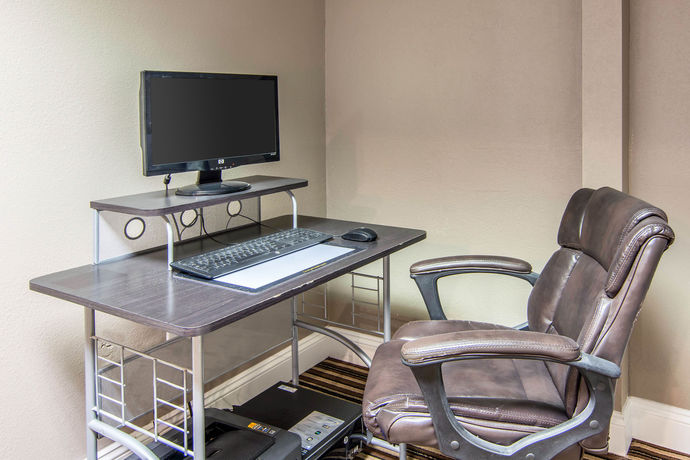 Imagen de los interiores del Hotel Mainstay Suites Williamsburg I-64. Foto 14