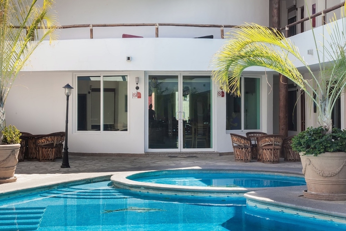 Imagen de la piscina del Hotel Maioris La Paz. Foto 19