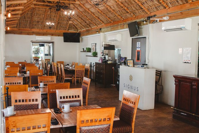 Imagen del bar/restaurante del Hotel Maioris Navolato. Foto 4