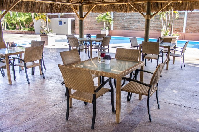 Imagen del bar/restaurante del Hotel Maioris Navolato. Foto 6