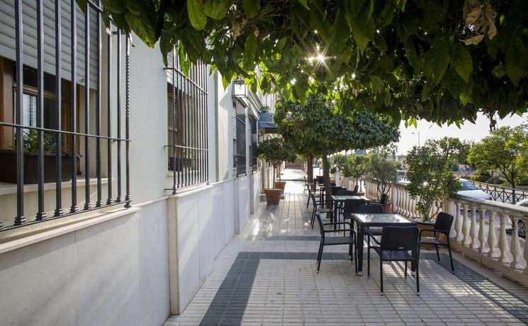 Imagen general del Hotel Mairena. Foto 4