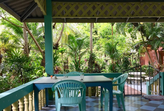 Imagen del bar/restaurante del Hotel Mairood Resort. Foto 6