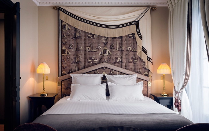 Imagen de la habitación del Hotel Maison Athénée. Foto 6