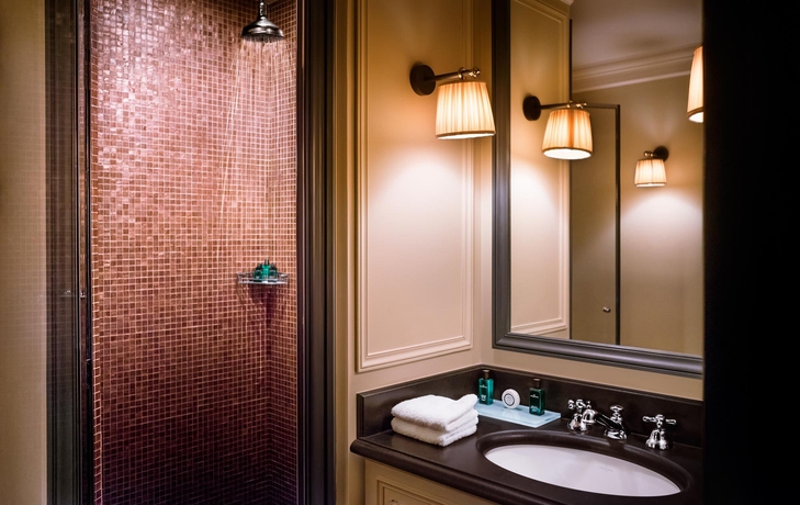 Imagen de la habitación del Hotel Maison Athénée. Foto 10